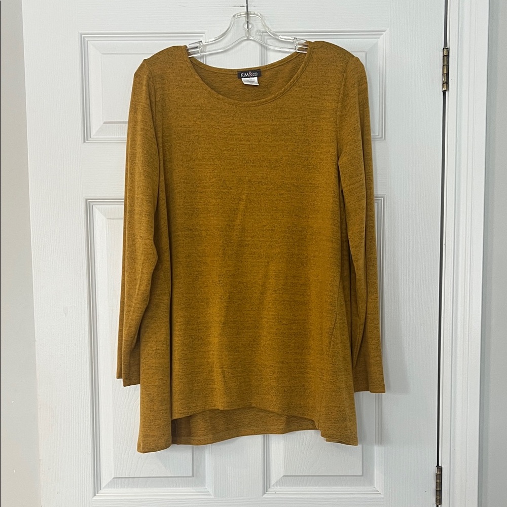Like new! Kim & Co Mustard Long Sleeve Top